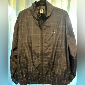 Nike Men's Black Grid Windbreaker